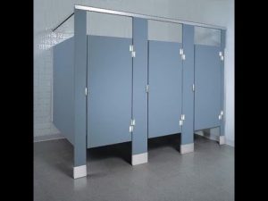 Как выбрать подходящие материалы для сантехнических перегородок