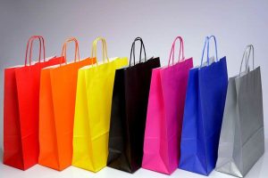 Дизайн и брендирование бумажных пакетов: создание имиджевых решений для повышения узнаваемости компании