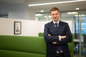 Тимур Турлов: «Деньги нужно вкладывать в ценные бумаги или открывать депозит»