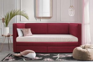 Односпальная кровать-тахта в неоклассическом стиле: изысканность и практичность