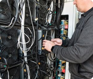 Легальный майнинг в России: почему это критически важно